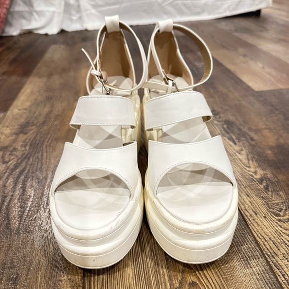 WHITE platform heels! Perfect condition - Picture 1 of 4